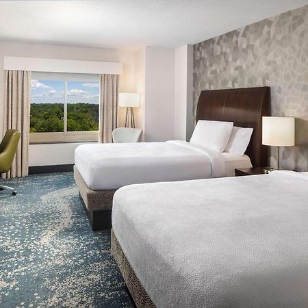 Hilton Garden Inn Bethesda Downtown Екстер'єр фото