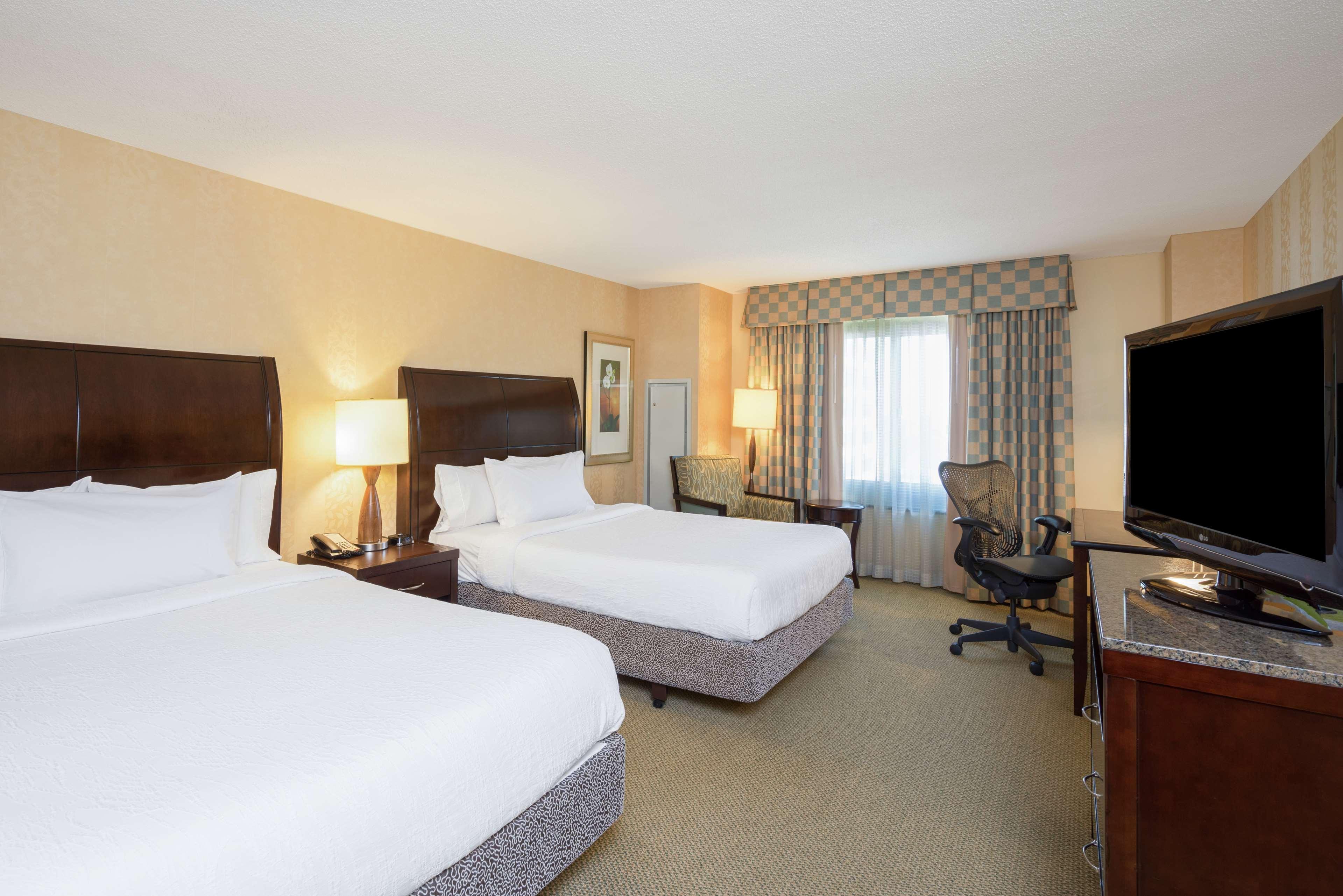 Hilton Garden Inn Bethesda Downtown Екстер'єр фото