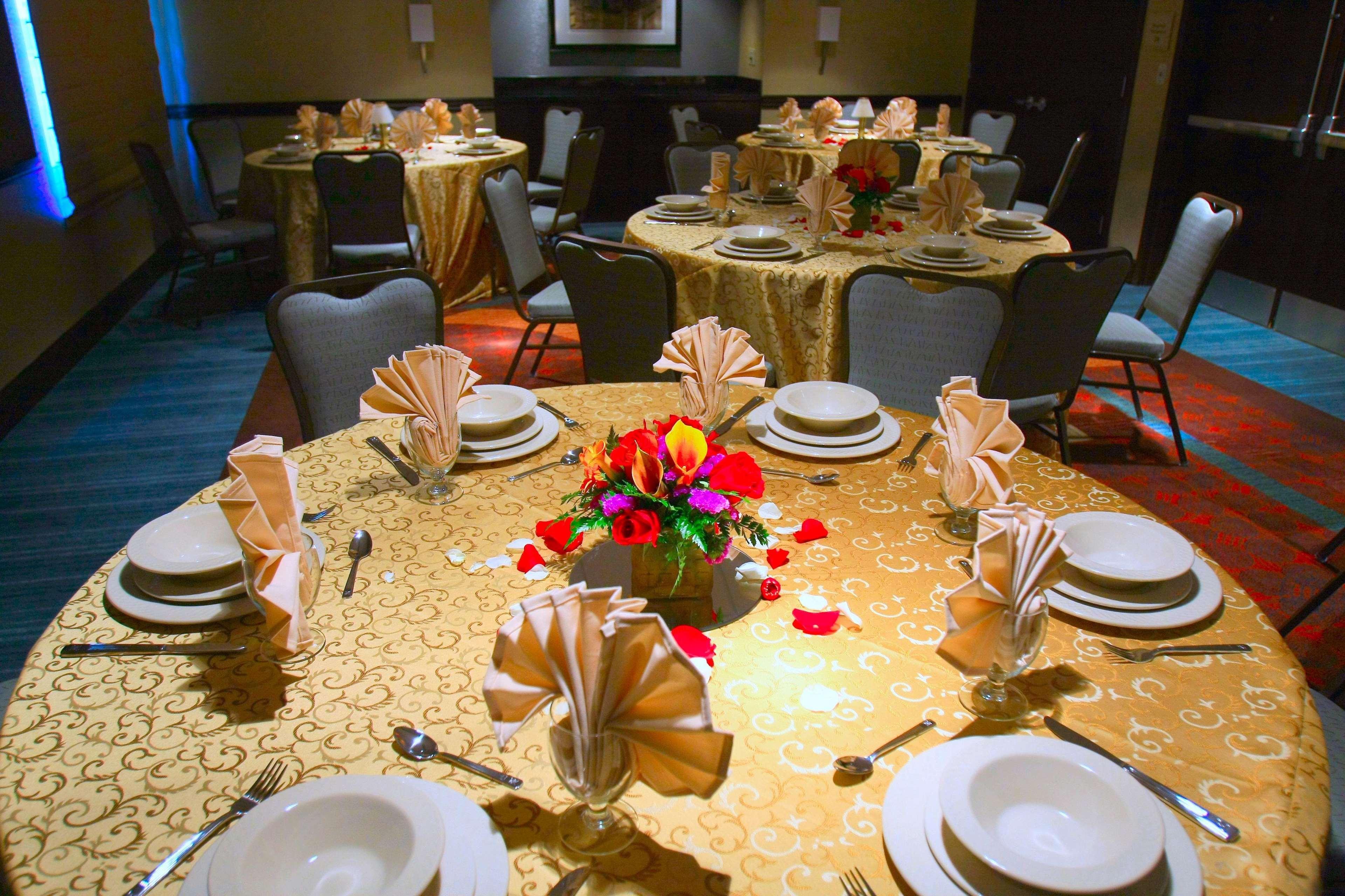 Hilton Garden Inn Bethesda Downtown Екстер'єр фото