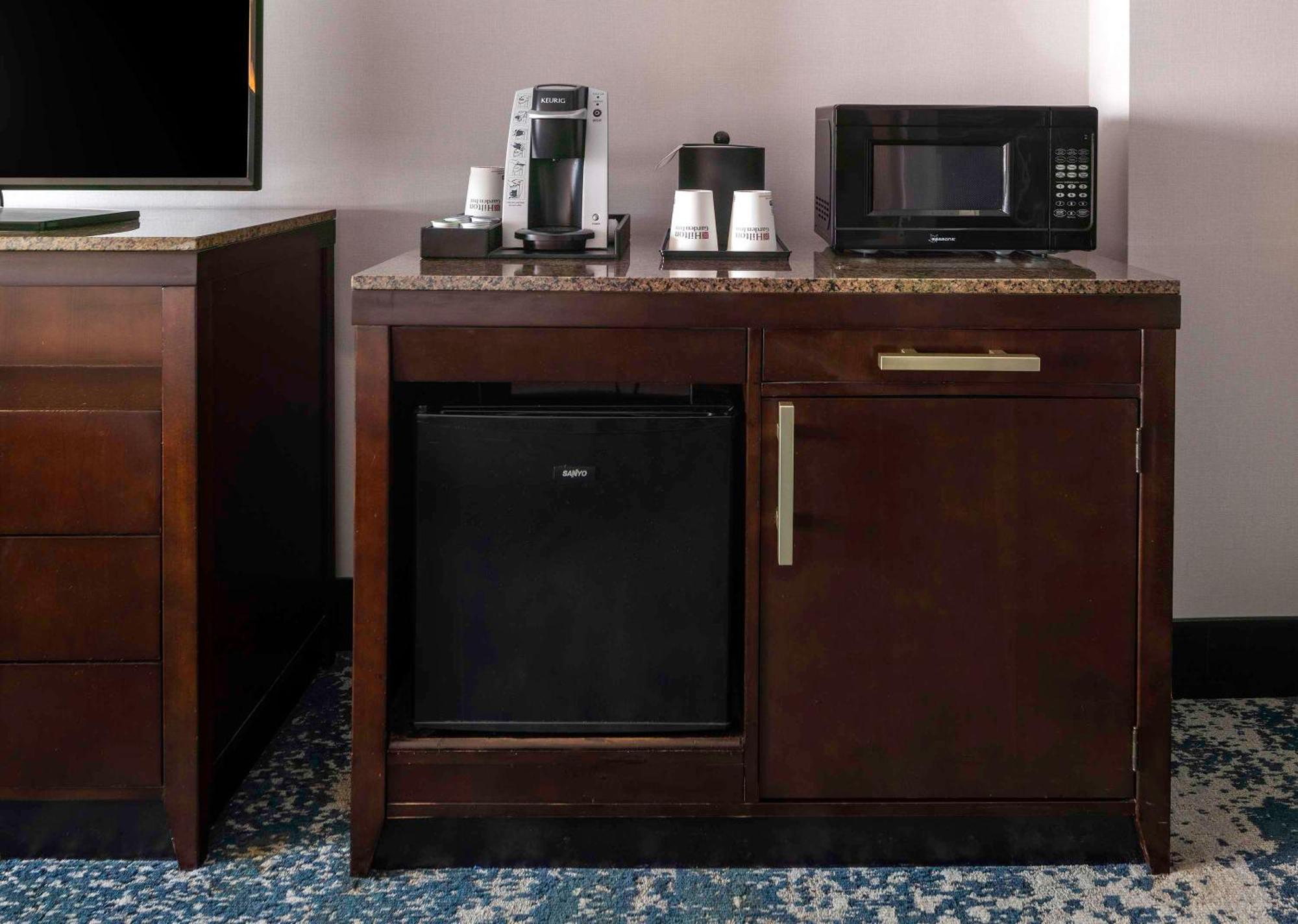 Hilton Garden Inn Bethesda Downtown Екстер'єр фото