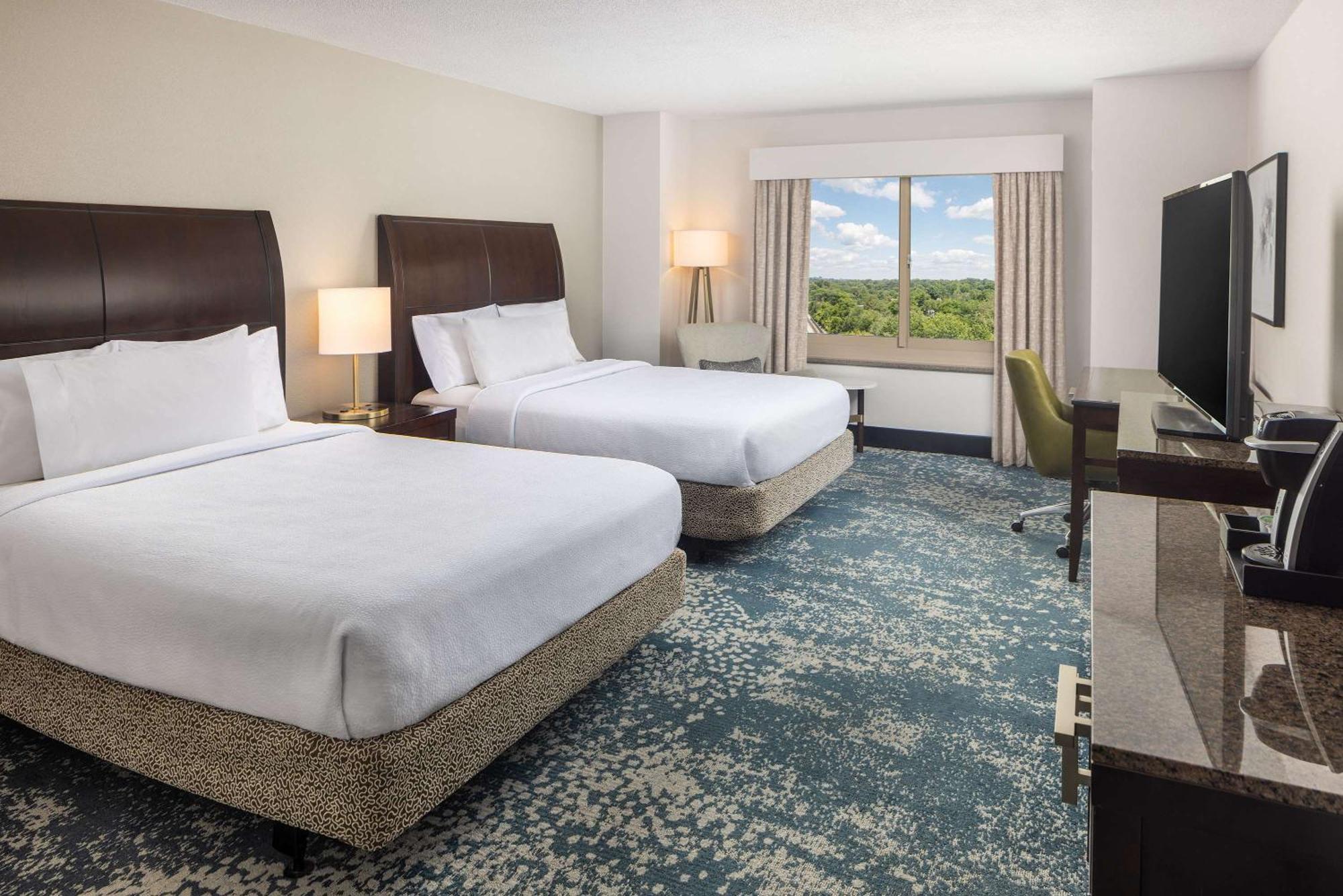 Hilton Garden Inn Bethesda Downtown Екстер'єр фото